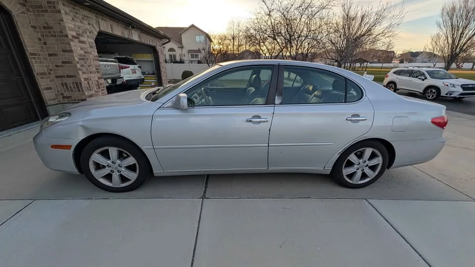 2005 Lexus ES 4th Gen - Image 2 of 9