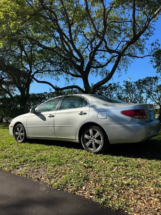2005 Lexus ES 4th Gen - Image 5 of 20