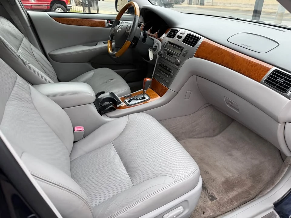2005 Lexus ES 4th Gen - Image 7 of 15