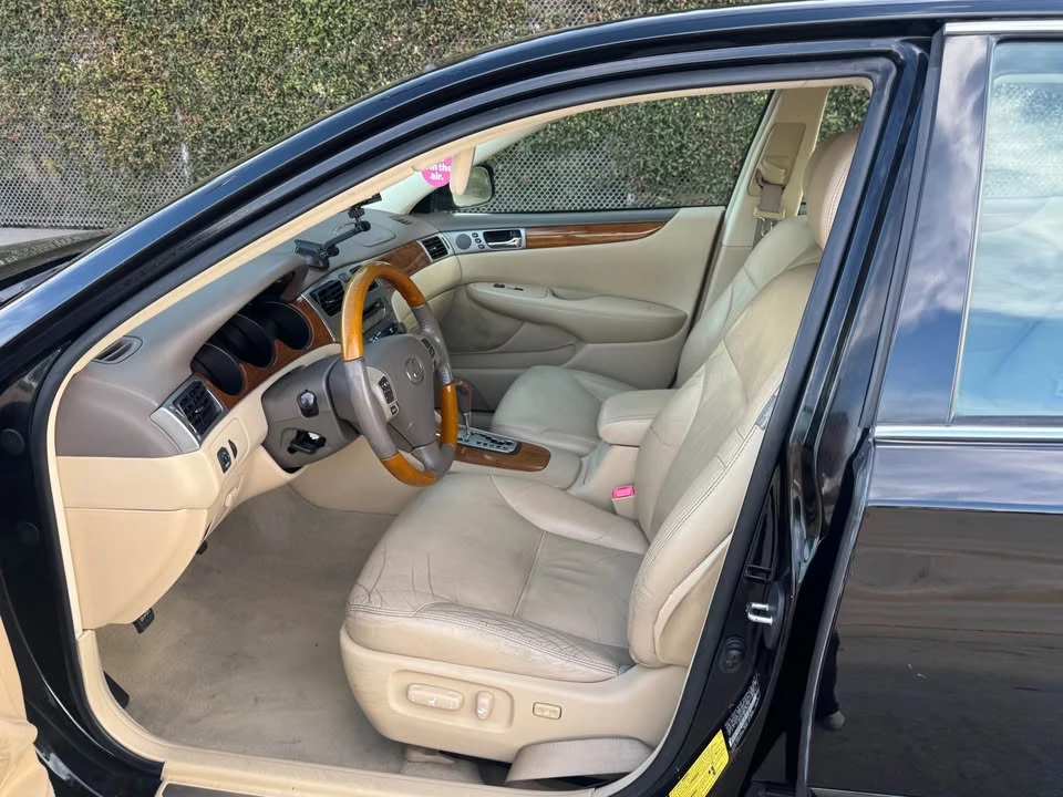 2005 Lexus ES 4th Gen - Image 12 of 17