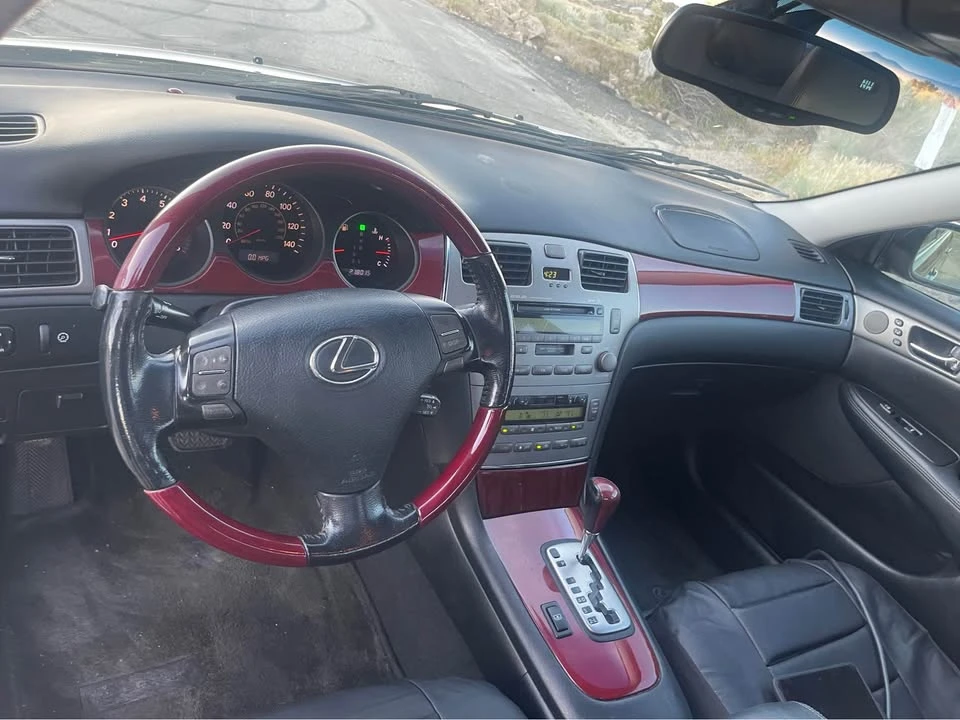 2005 Lexus ES 4th Gen - Image 10 of 15