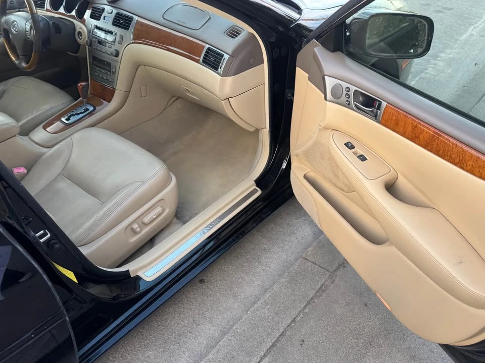 2005 Lexus ES 4th Gen - Image 9 of 17