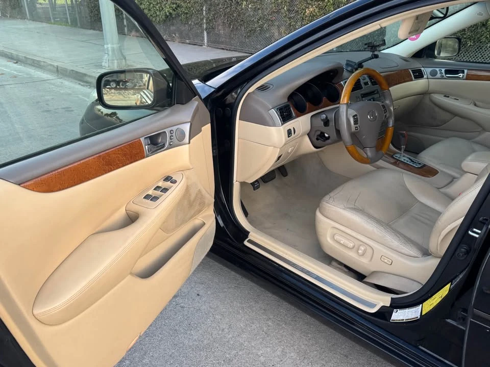2005 Lexus ES 4th Gen - Image 11 of 17