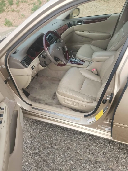 2005 Lexus ES 4th Gen - Image 9 of 14