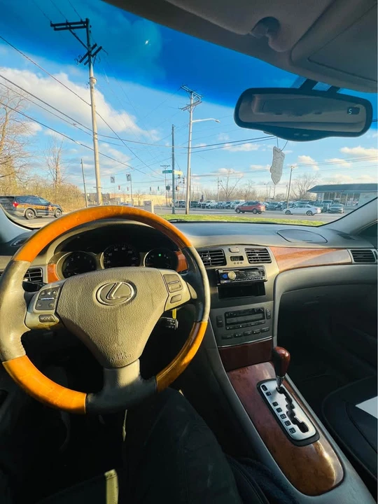 2005 Lexus ES 4th Gen - Image 14 of 15