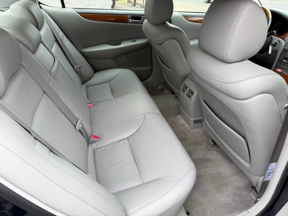 2005 Lexus ES 4th Gen - Image 9 of 15