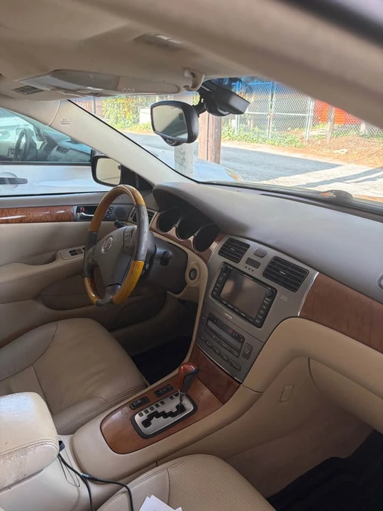2005 Lexus ES 4th Gen - Image 10 of 10