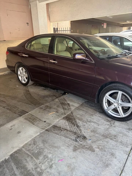 2005 Lexus ES 4th Gen - Image 2 of 10