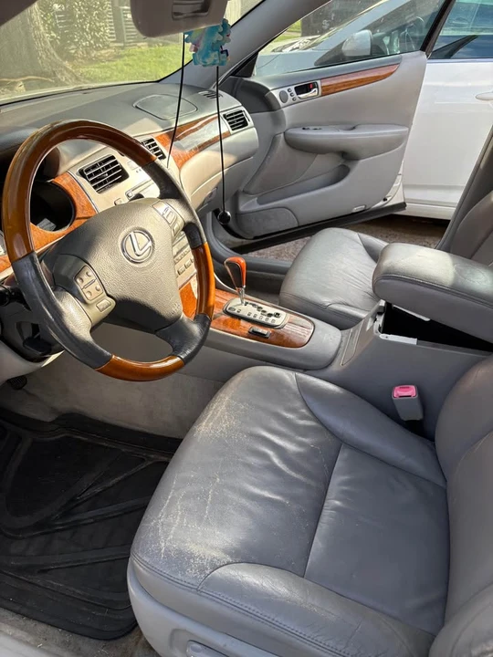 2005 Lexus ES 4th Gen - Image 4 of 9