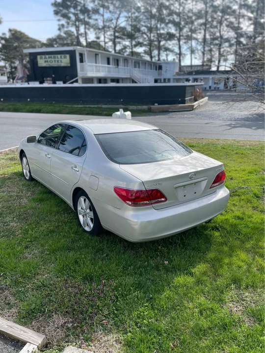 2005 Lexus ES 4th Gen - Image 4 of 11