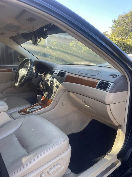 2005 Lexus ES 4th Gen - Image 11 of 17