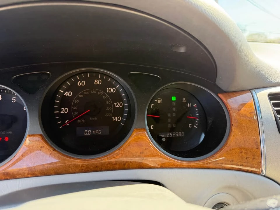 2005 Lexus ES 4th Gen - Image 12 of 20