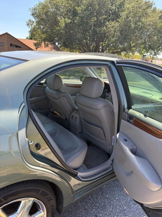 2005 Lexus ES 4th Gen - Image 6 of 11