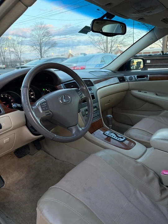 2005 Lexus ES 4th Gen - Image 5 of 9