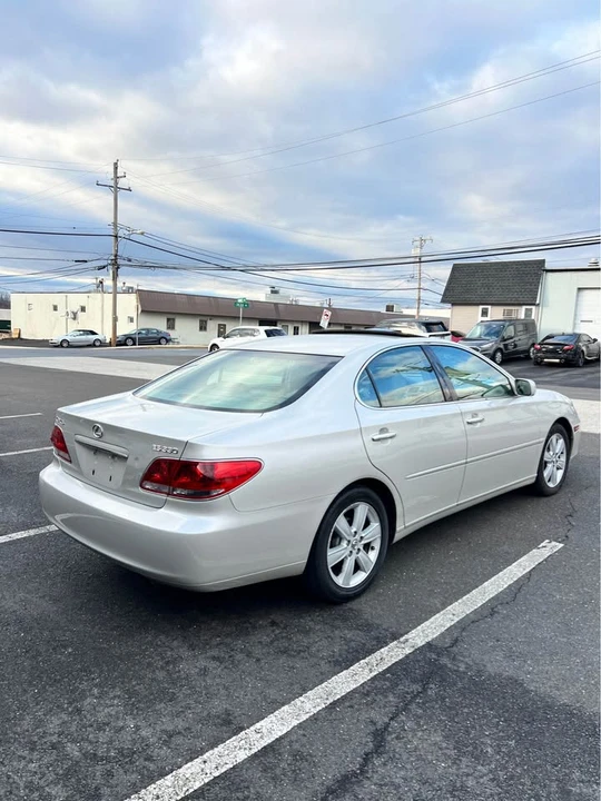 2005 Lexus ES 4th Gen - Image 3 of 11