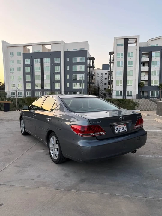 2005 Lexus ES 4th Gen - Image 11 of 14