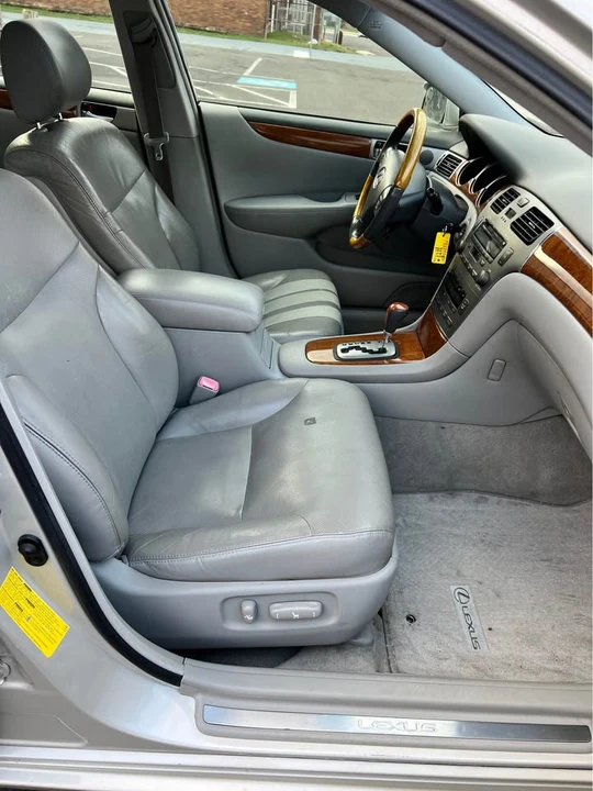 2005 Lexus ES 4th Gen - Image 5 of 11
