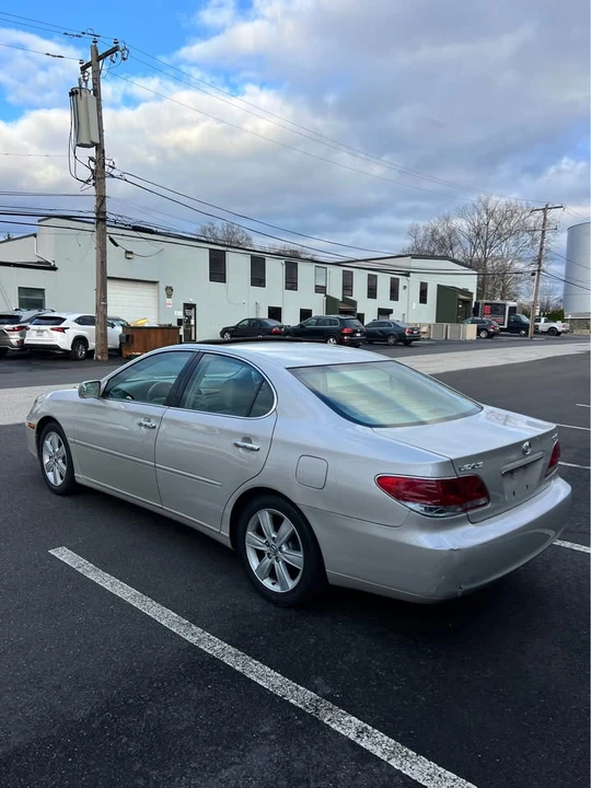 2005 Lexus ES 4th Gen - Image 4 of 11