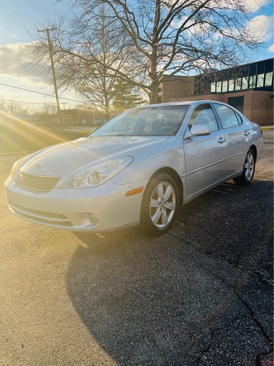 2005 Lexus ES 4th Gen - Image 3 of 15