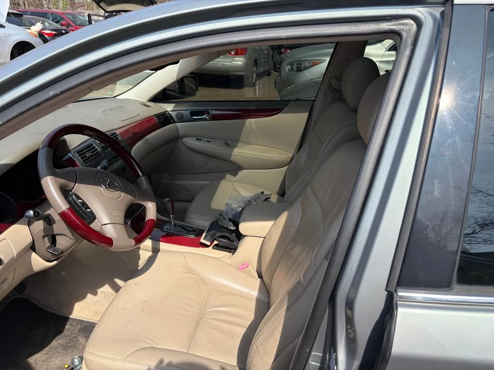 2005 Lexus ES 4th Gen - Image 6 of 8