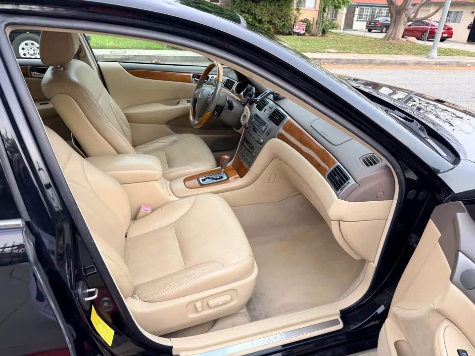 2005 Lexus ES 4th Gen - Image 9 of 17