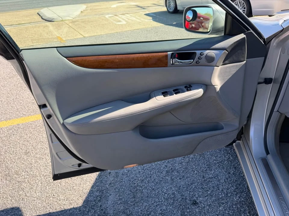 2005 Lexus ES 4th Gen - Image 19 of 20