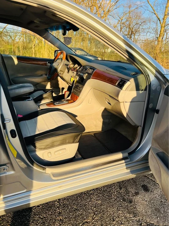 2005 Lexus ES 4th Gen - Image 8 of 15