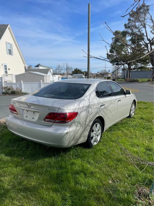 2005 Lexus ES 4th Gen - Image 5 of 11
