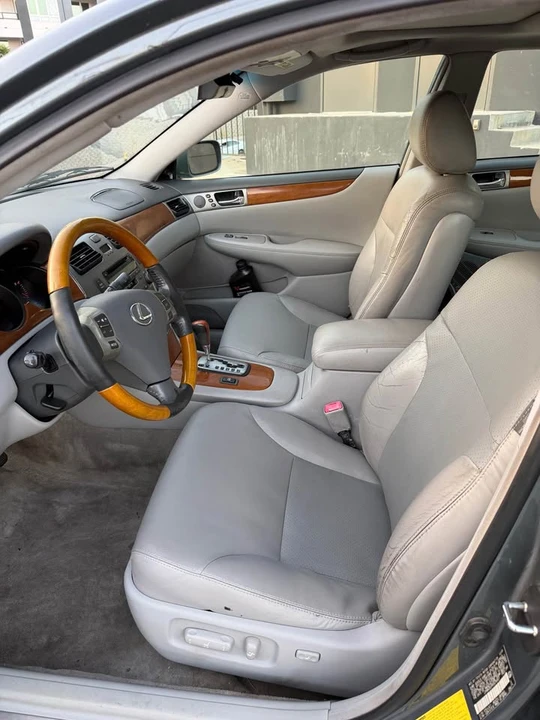 2005 Lexus ES 4th Gen - Image 12 of 14