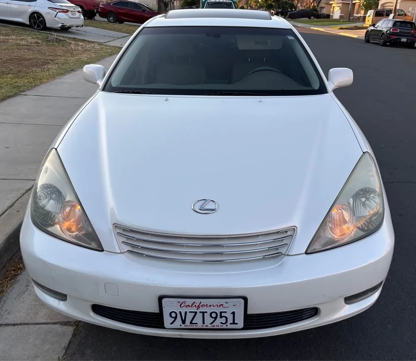 2005 Lexus ES 4th Gen - Image 2 of 10
