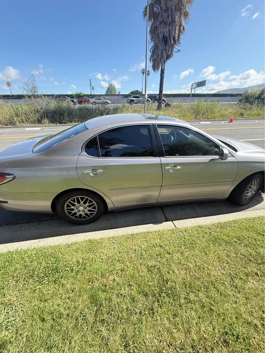 2005 Lexus ES 4th Gen - Image 3 of 16