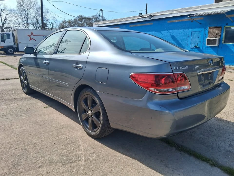 2005 Lexus ES 4th Gen - Image 2 of 14