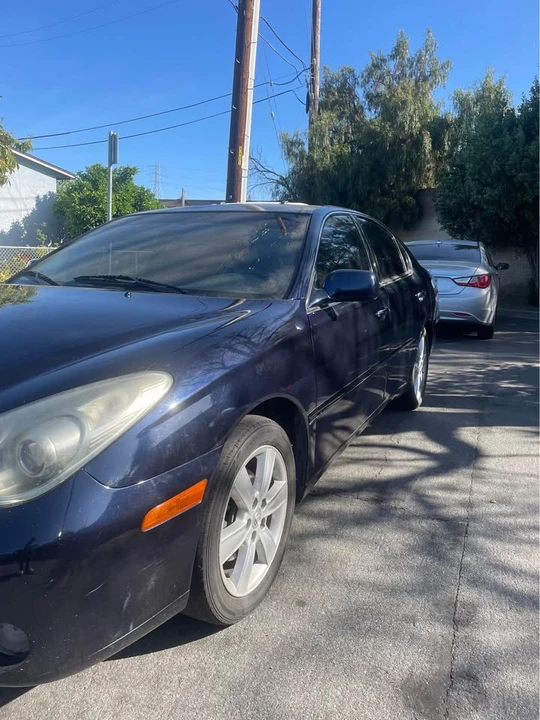 2005 Lexus ES 4th Gen - Image 2 of 17