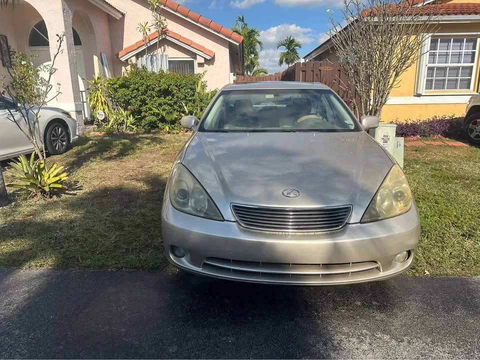 2005 Lexus ES 4th Gen - Image 2 of 9