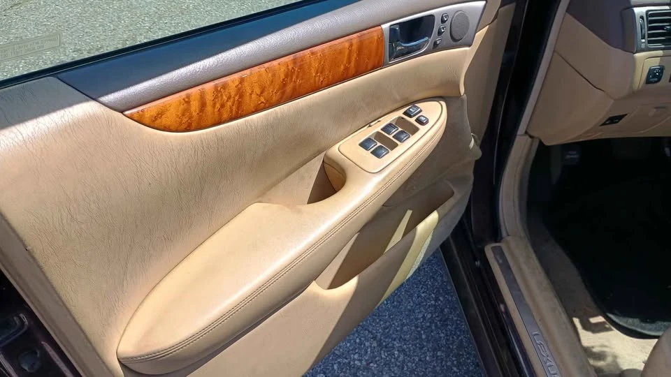 2005 Lexus ES 4th Gen - Image 5 of 11