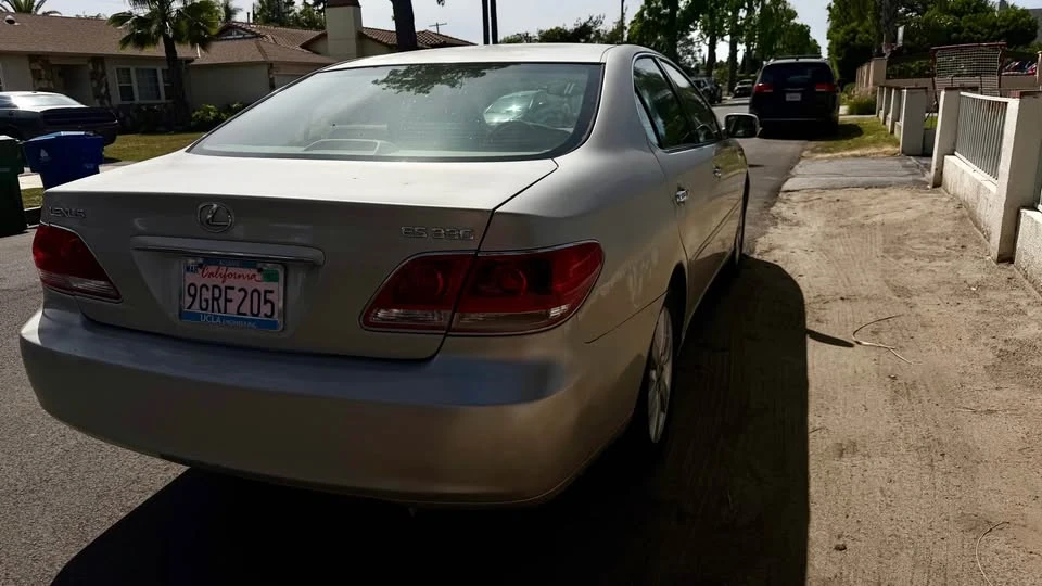 2005 Lexus ES 4th Gen - Image 4 of 10