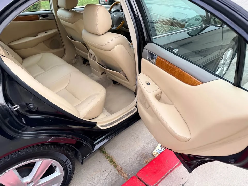 2005 Lexus ES 4th Gen - Image 11 of 17