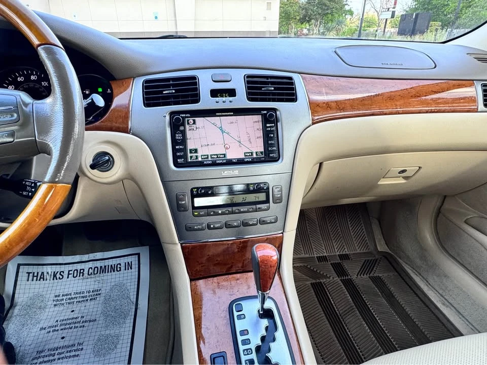 2005 Lexus ES 4th Gen - Image 11 of 20