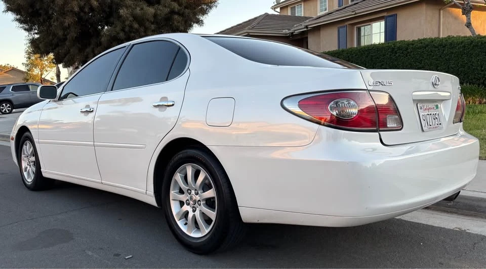 2005 Lexus ES 4th Gen - Image 5 of 10