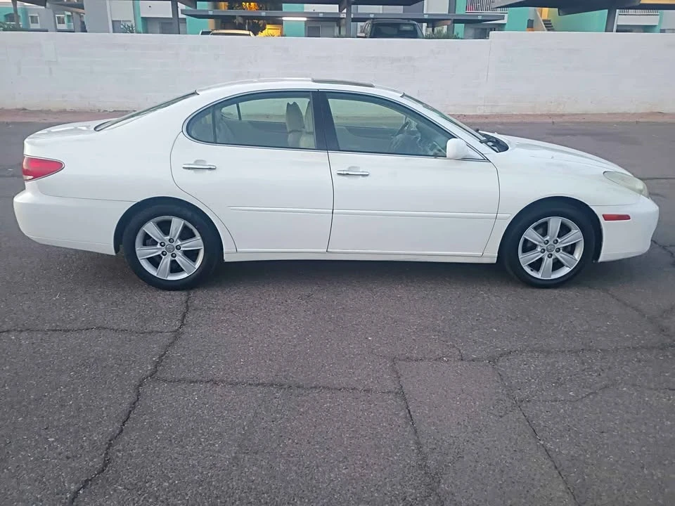 2005 Lexus ES 4th Gen - Image 4 of 15