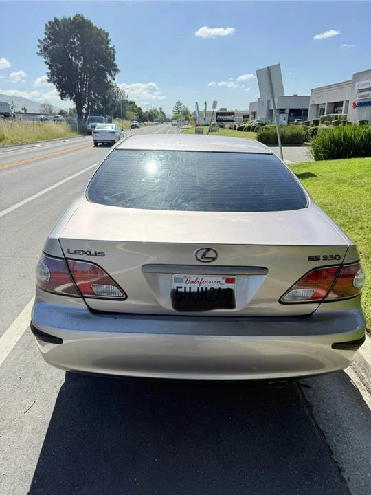 2005 Lexus ES 4th Gen - Image 2 of 16