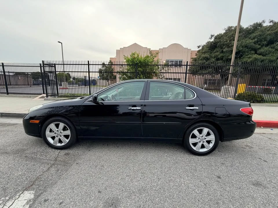 2005 Lexus ES 4th Gen - Image 8 of 17
