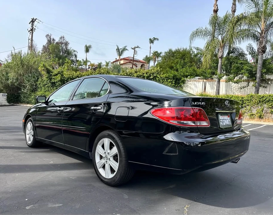 2005 Lexus ES 4th Gen - Image 4 of 13