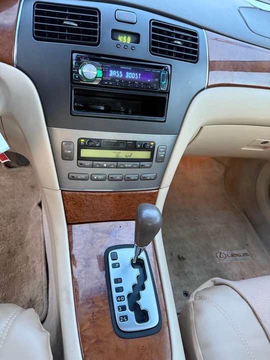 2005 Lexus ES 4th Gen - Image 7 of 9