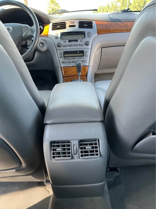 2005 Lexus ES 4th Gen - Image 14 of 19