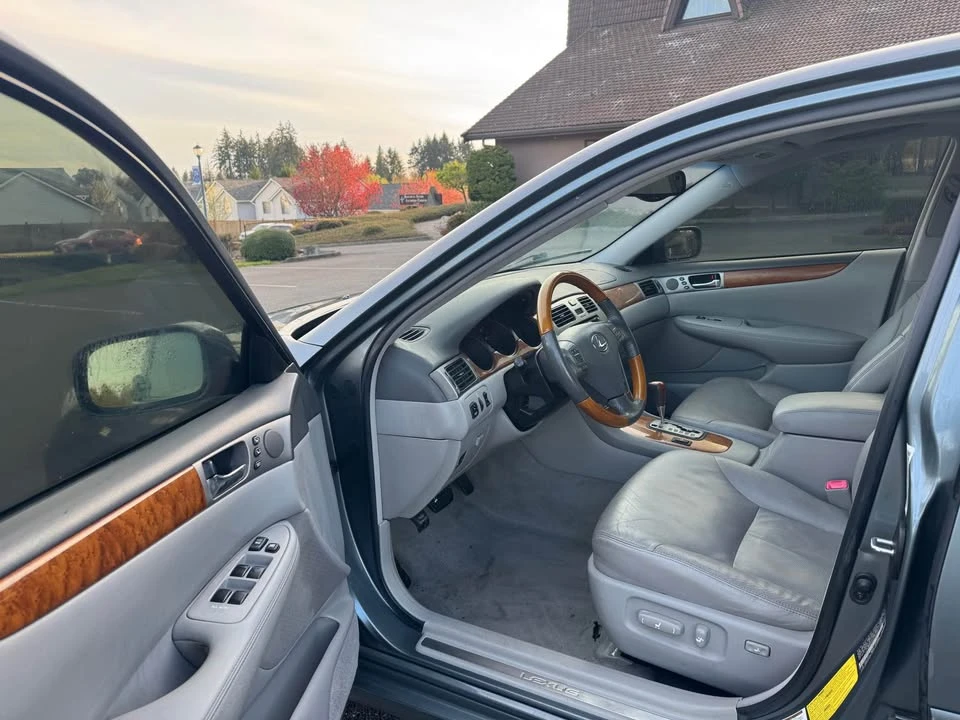 2005 Lexus ES 4th Gen - Image 8 of 14