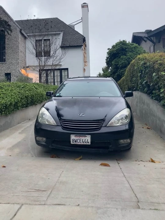 2005 Lexus ES 4th Gen - Image 2 of 7