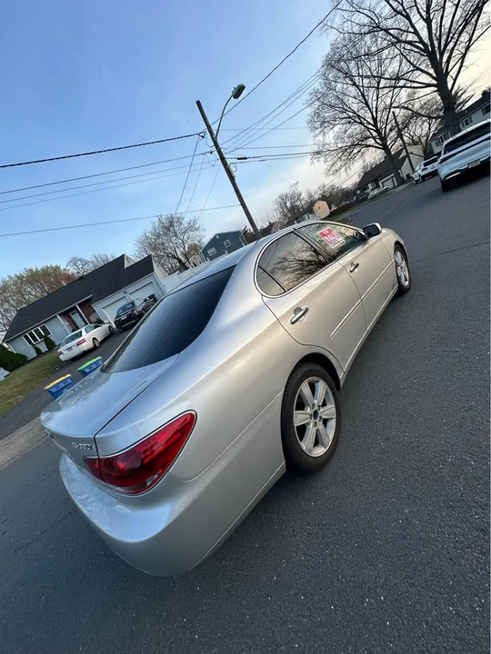 2005 Lexus ES 4th Gen - Image 3 of 14