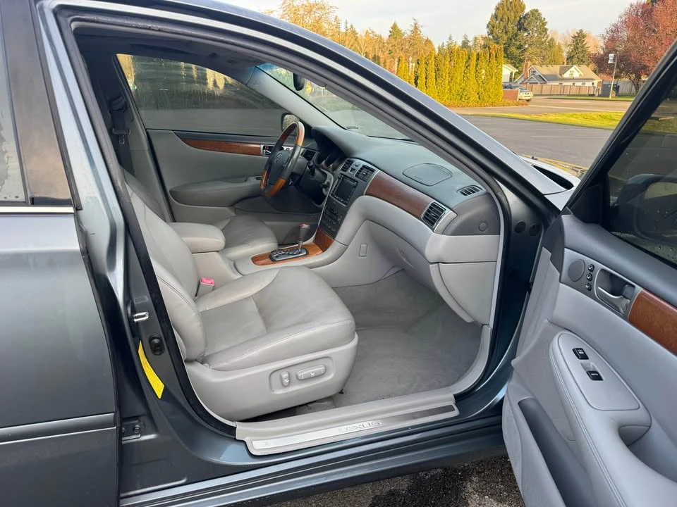 2005 Lexus ES 4th Gen - Image 12 of 14