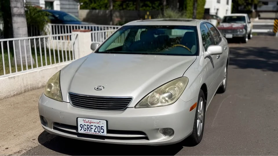 2005 Lexus ES 4th Gen - Image 3 of 10